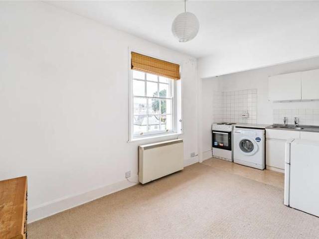 Flat for rent in Ewens Farm, Golden Valley