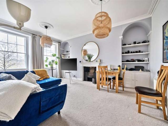 Flat for sale in Grosvenor, Dulcote