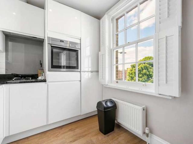 Flat for sale in Fulham, Fulham