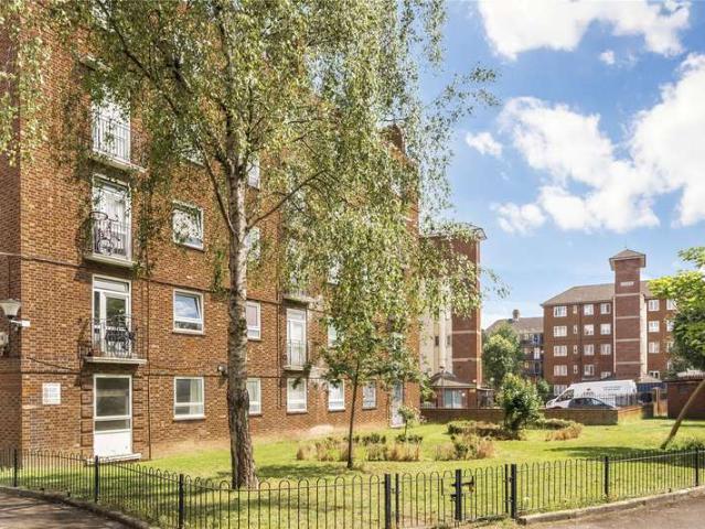 Flat for sale in London Borough of Tower Hamlets, Greater London