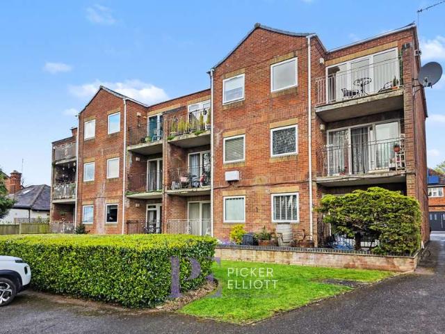 Flat for sale in Lash Hill, Barton
