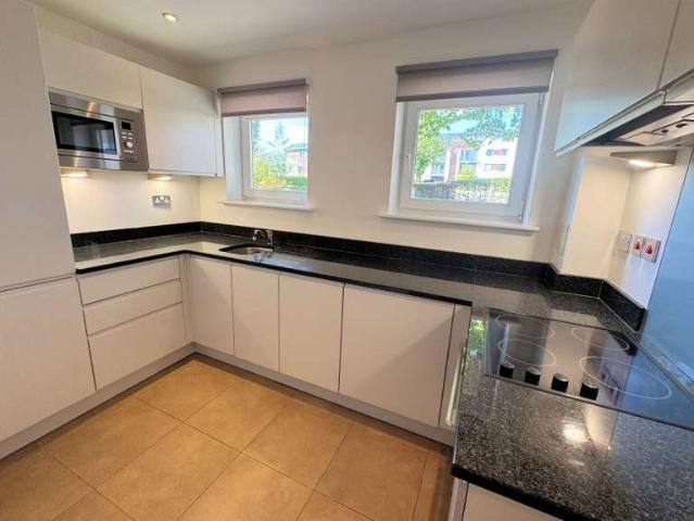 Flat for sale in Ridgemont, Greater London