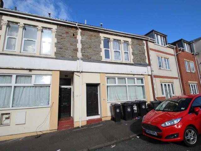 Flat for sale in Feckenham, City Of Bristol