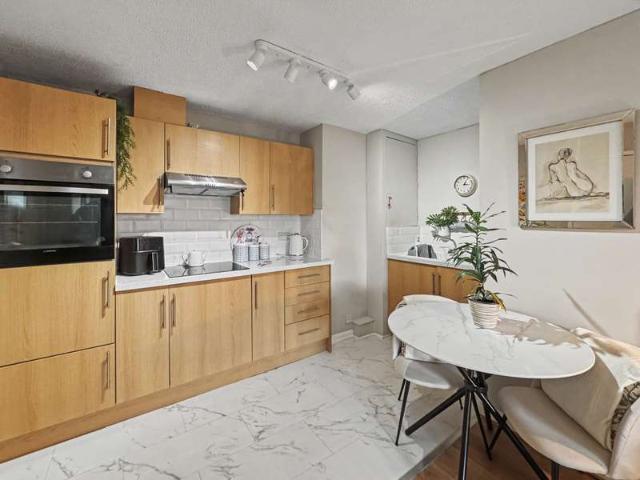 Flat for sale in Stand, Bury