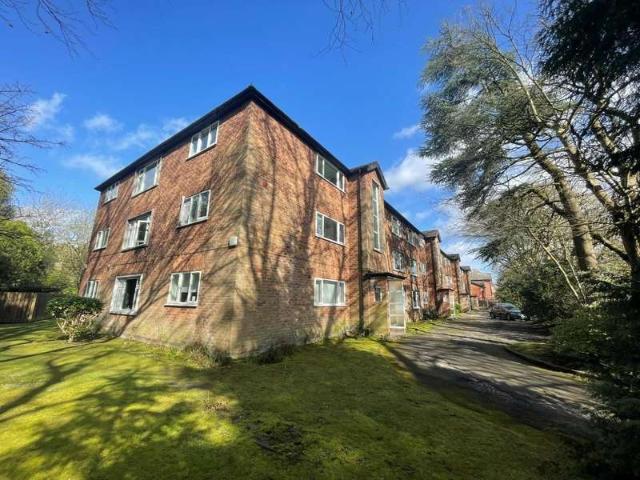 Flat for sale in West Didsbury, Manchester
