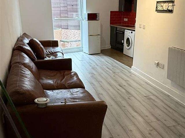 Flat for rent in Warrington