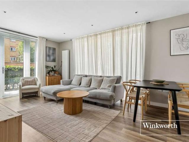Flat for sale in Elstree and Borehamwood, Borehamwood