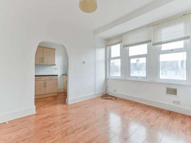 Flat for sale in South Norwood, South Norwood