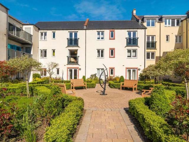 Flat for sale in Fell Lane
