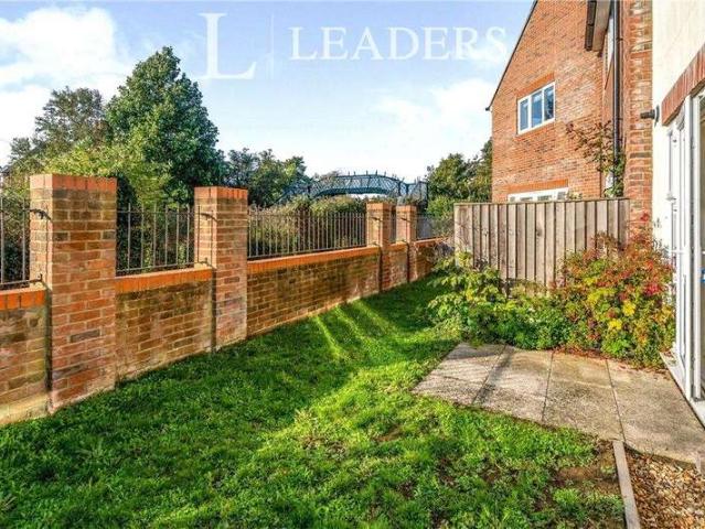 Flat for sale in Chichester, Littlecote