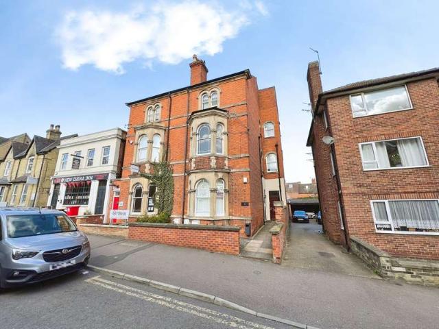 Flat for sale in Grantham, Barholm