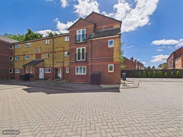 Flat for sale in South Elmsall, West Yorkshire