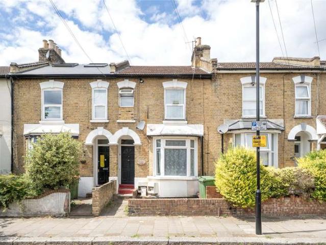 Flat for sale in London Borough of Newham, Greater London