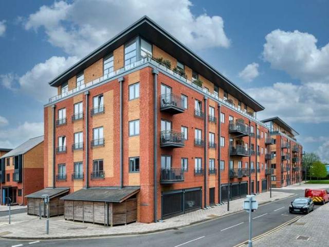 Flat for sale in St Peters, Worcester