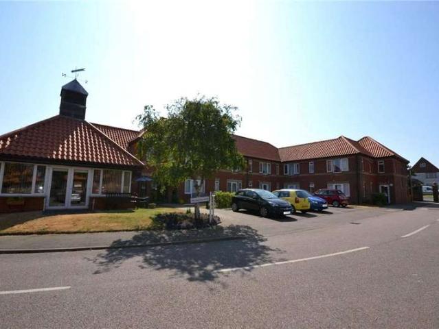Flat for sale in Holland-on-Sea, Dale Hill