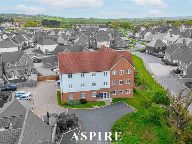 Flat for sale in Chelmsford, Essex