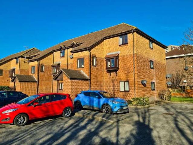 Flat for sale in Redbridge, City Of Southampton