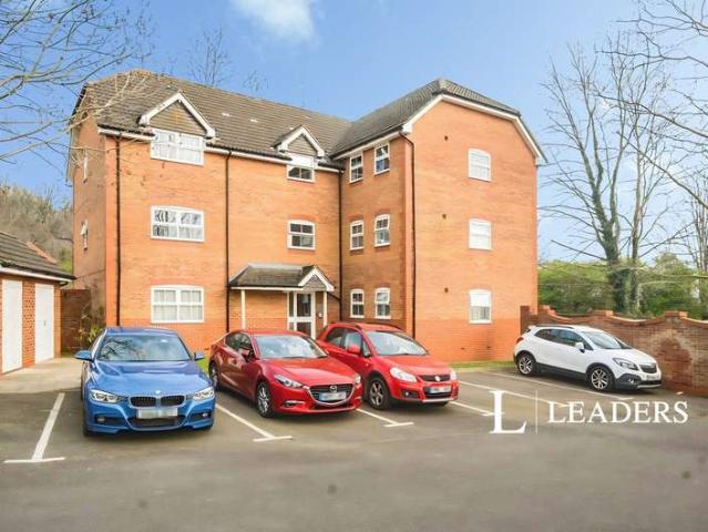 Flat for sale in Lordshill, City Of Southampton