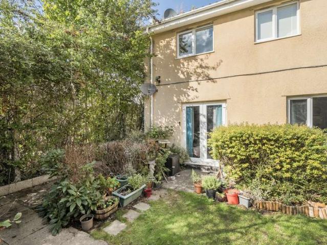 Flat for sale in Feckenham, City Of Bristol