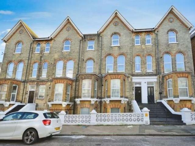 Flat for rent in Cliftonville West, Acol