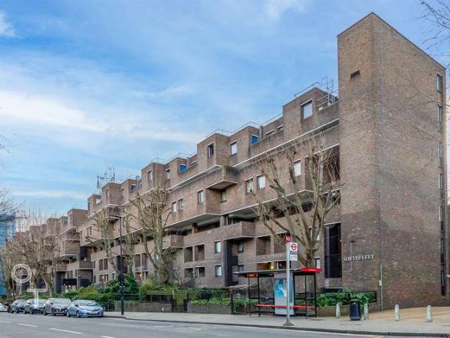 Flat for sale in Chalk Farm, Greater London