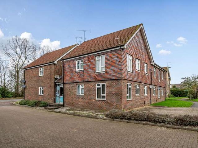 Flat for sale in Bolton Low Houses, Hampshire