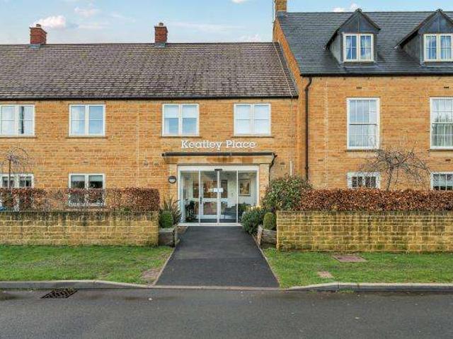 Flat for sale in Fossebridge, Gloucestershire