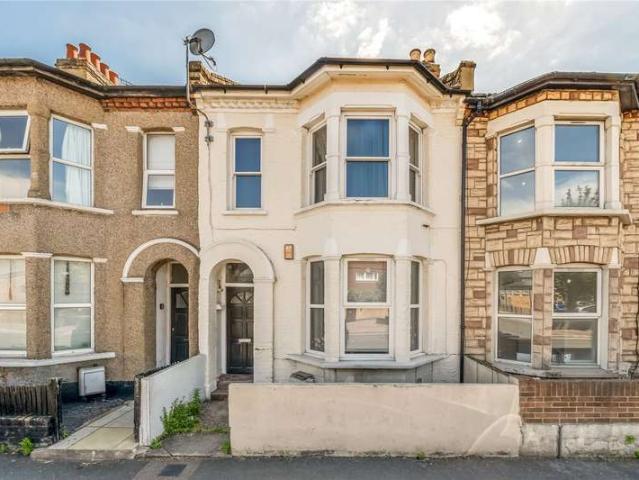 Flat for sale in London Borough of Newham, Greater London