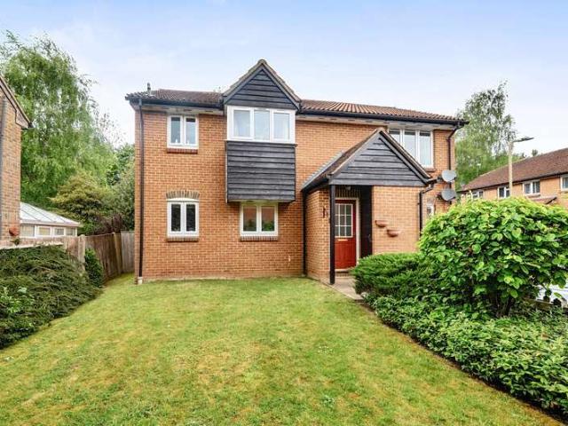 Flat for sale in Berrick Salome, Oxfordshire