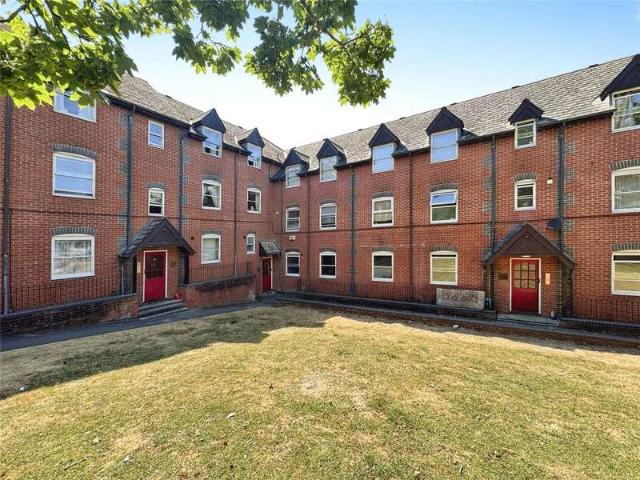 Flat for sale in Reading
