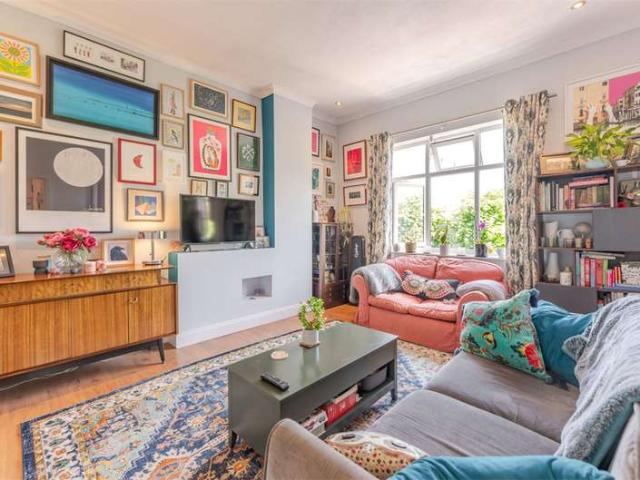 Flat for sale in Milverton, Warwick