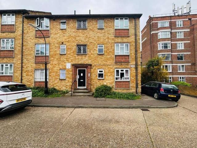 Flat for sale in Muswell Hill, Greater London