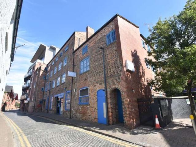 Flat for sale in Warehouse Hill, Leeds