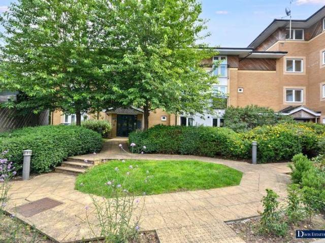Flat for sale in Ardleigh Green, Greater London