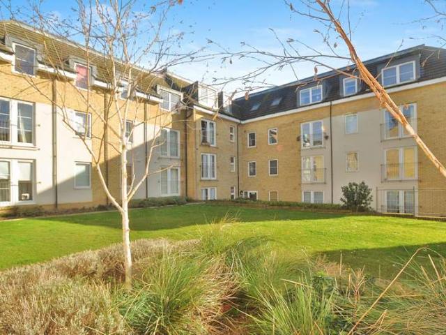 Flat for sale in King's Walden, Hertfordshire