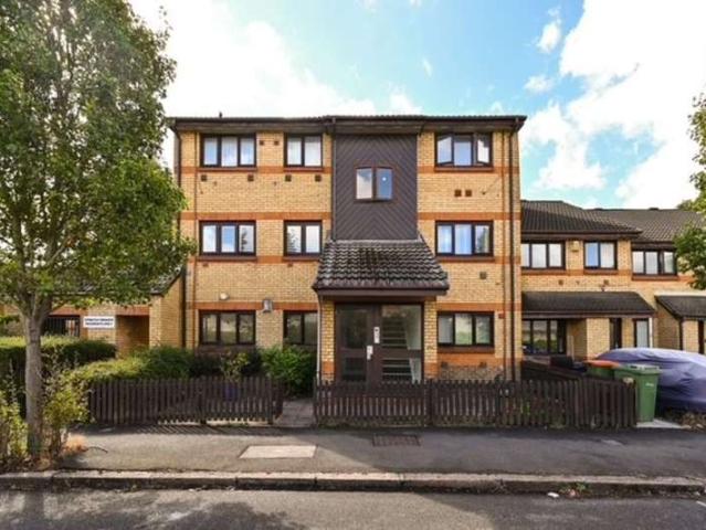Flat for sale in London Borough of Newham, Greater London