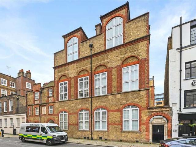 Flat for sale in Holborn, Greater London