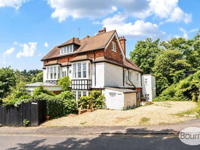 Flat for sale in Charlotteville, Guildford