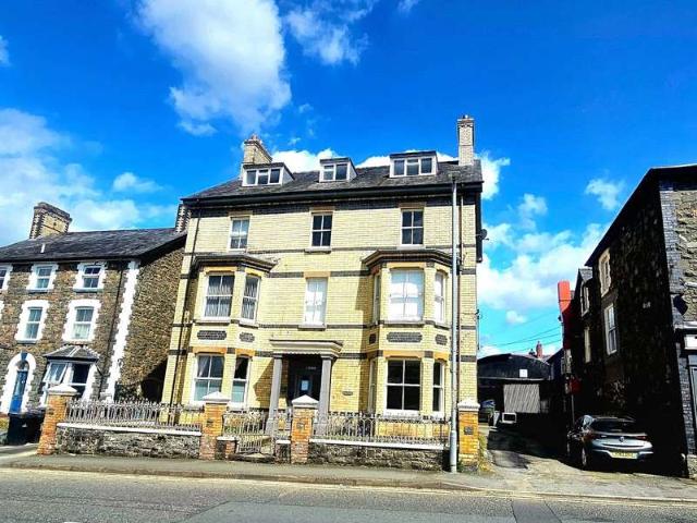 Flat for sale in Llandrindod Wells