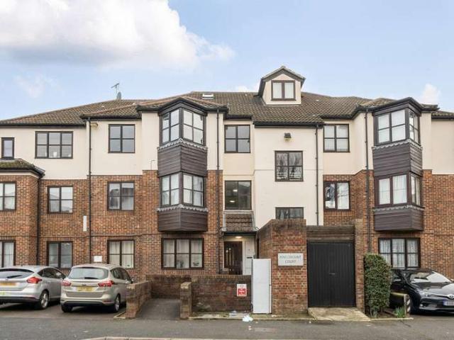 Flat for sale in Greater London