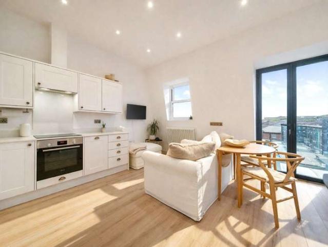 Flat for sale in Wandsworth, Greater London