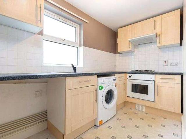 Flat for sale in London Borough of Merton, Mitcham