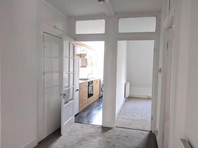 Flat for sale in South Hampstead, Greater London
