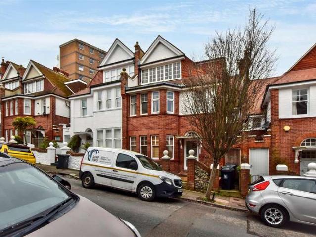 Flat for sale in Eastbourne, East Sussex