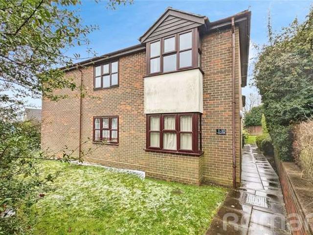 Flat for sale in Upper Hale, Fole
