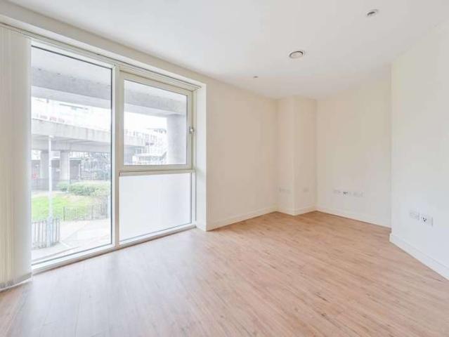 Flat for sale in Greenwich, Deptford