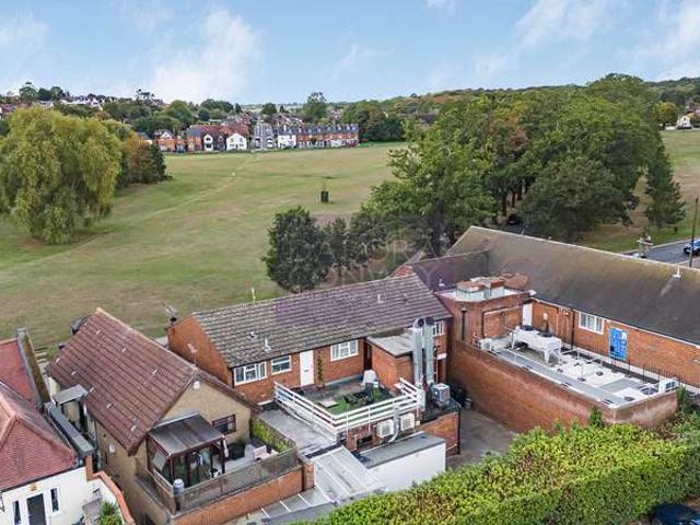 Flat for rent in Theydon Bois, Epping Forest