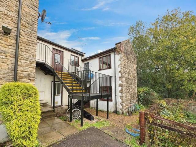 Flat for sale in Abbas Combe, Somerset