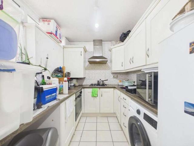 Flat for sale in Thamesmead, Greater London