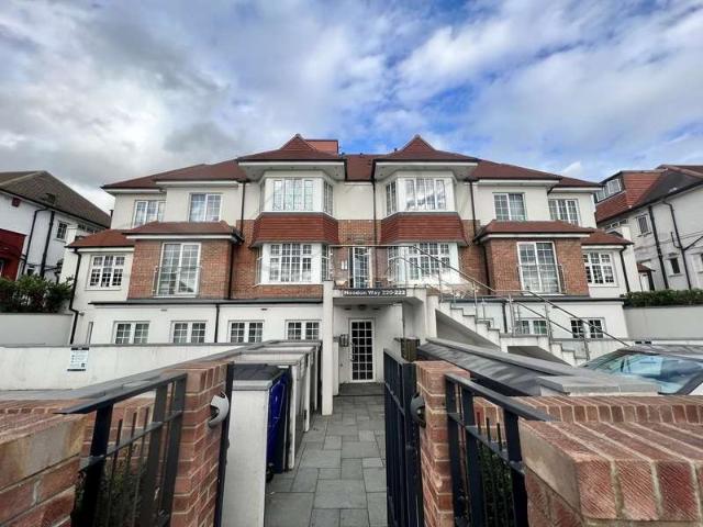 Flat for sale in Hendon Central, Greater London